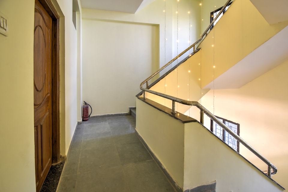 OYO 71736 Happy Stay Inn, Manish Nagar Besa, Nagpur