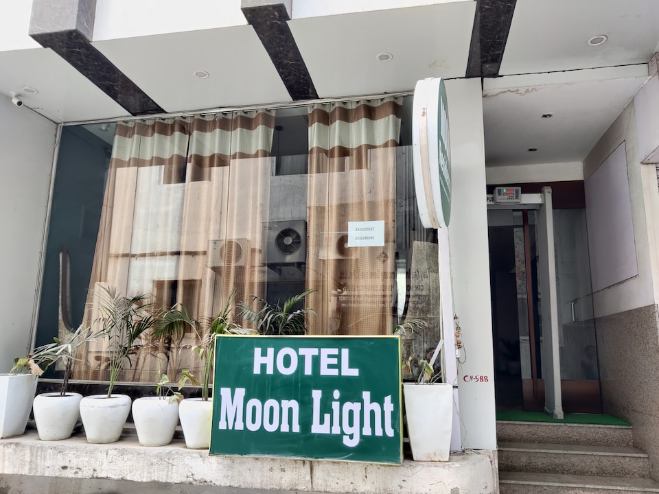 Live on DTT121, Airport Delhi, Delhi Transit