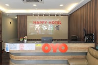 Super OYO 90027 Happy Hotel