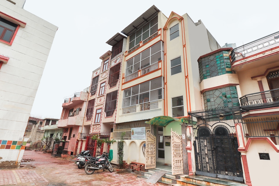 OYO 71767 Radhe Radhe Dham, Iskcon Vrindavan, Vrindavan