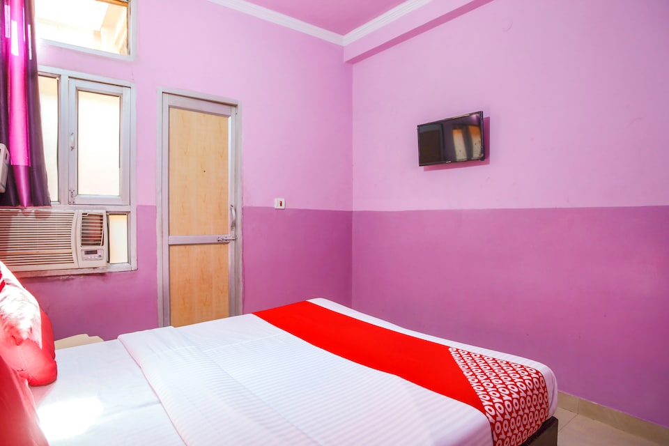 OYO 71787 White Hills , Faridabad, Faridabad
