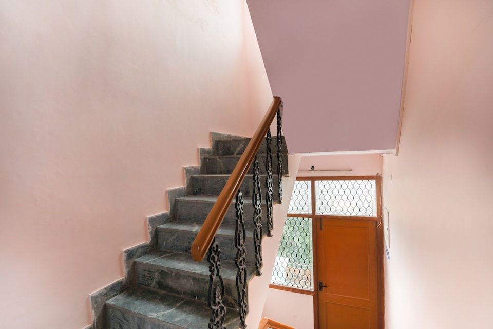 OYO Angel pink Regency, Vaishali Kaushambi Metro, Ghaziabad