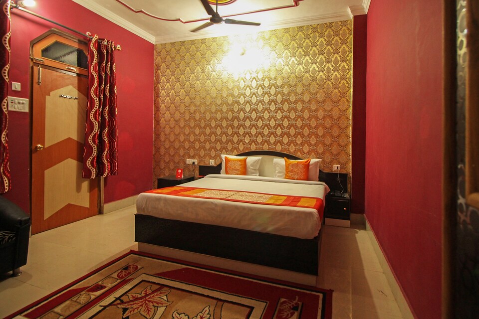 OYO 5982 Hotel Ashutosh, Mirzapur, Mirzapur