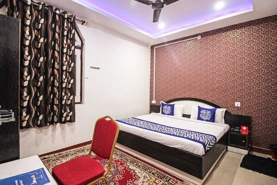 OYO 5982 Hotel Ashutosh, Mirzapur, Mirzapur