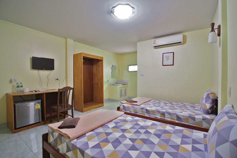 OYO 852 Pineapple Hotel Pattaya, Bang Lamung P2, Chonburi