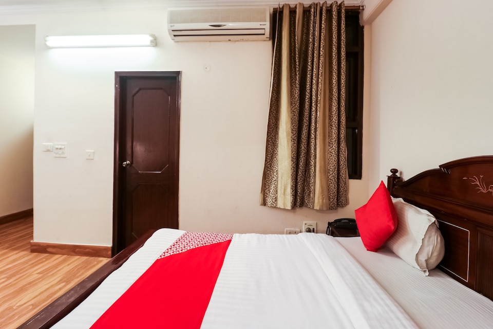 Hotel O  AMBA RESIDENCY, Old Gurgaon, Gurgaon