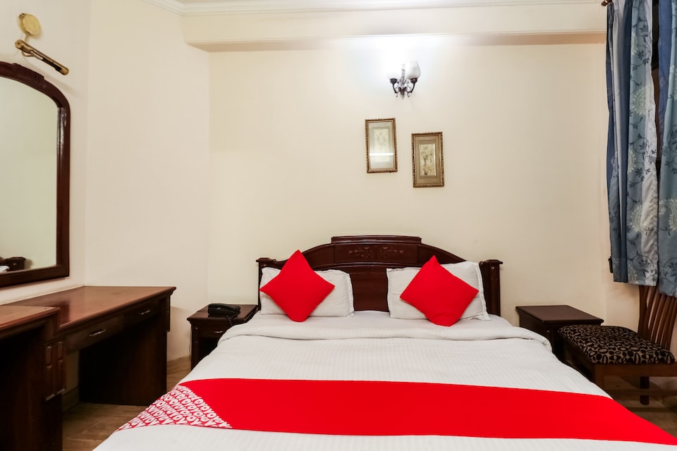 Hotel O  AMBA RESIDENCY, Old Gurgaon, Gurgaon