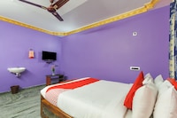 OYO 71800 Madras Guest House