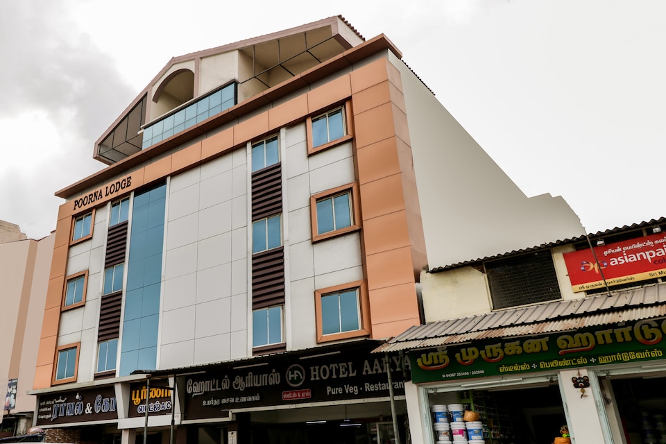 OYO 71803 Poorna Lodge, Mannargudi, Kumbakonam