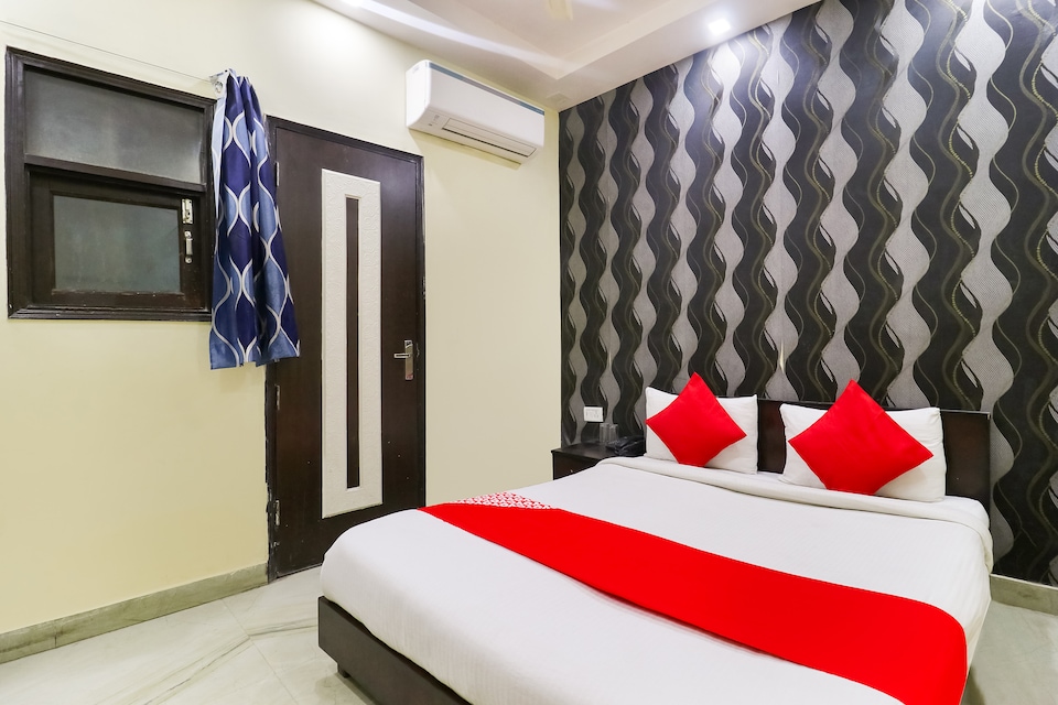 OYO Palm Stay Near V3s Mall, Anand Vihar Delhi, Delhi