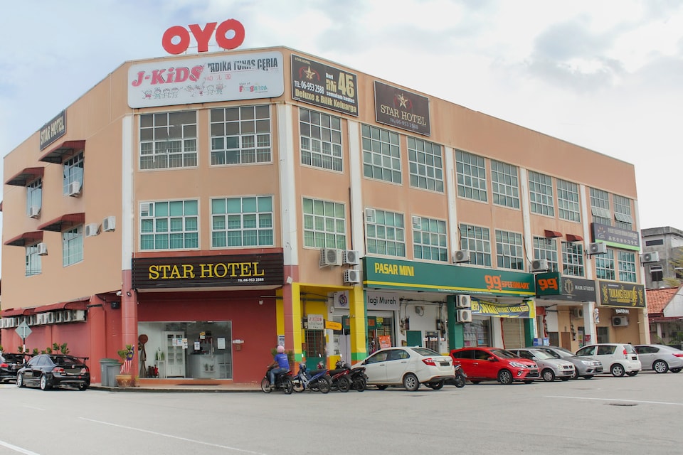 OYO 90035 Star Hotel, Muar, Muar