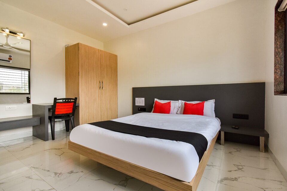 Capital O 71866 Hotel Ansh, Beed by pass, Aurangabad