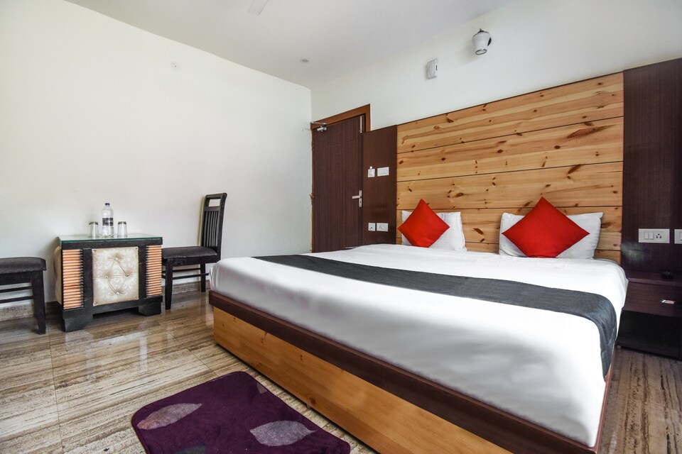 Capital O 71874 Hotel Winterland, Mall Road Mussoorie, Mussoorie