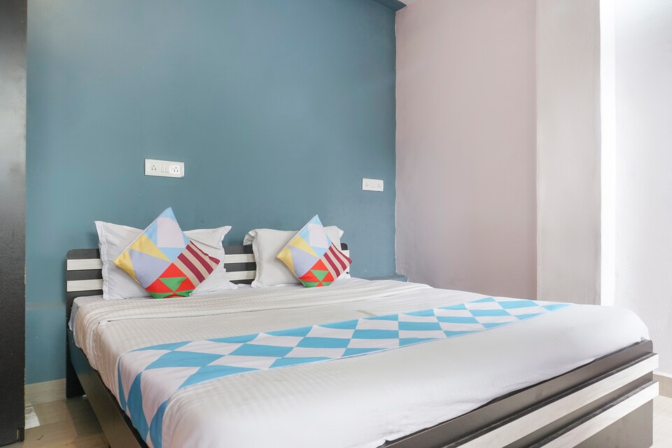 Live on PUN2162, Viman Nagar, Pune