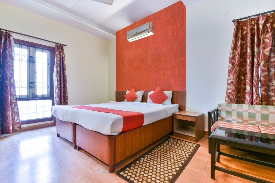 OYO 71882 Galaxy Inn, Income Tax Circle, Patna