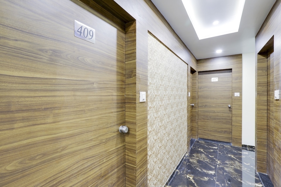 Hotel O Grand, Alkapuri Vadodara, Vadodara