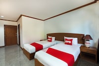 OYO 859 Golden Land Hotel