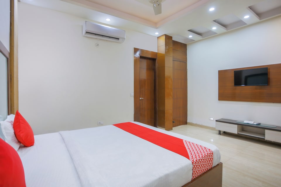 OYO 71919 Ginger Green Residency, Greater Noida, Noida
