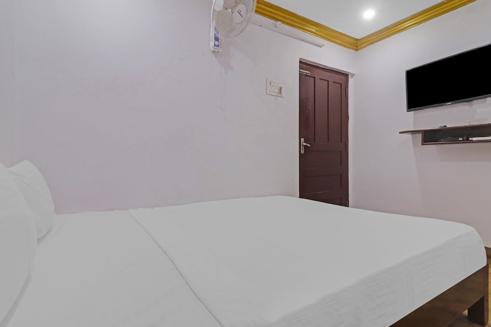 Super Hotel O V Guest Inn, Ameerpet, Hyderabad