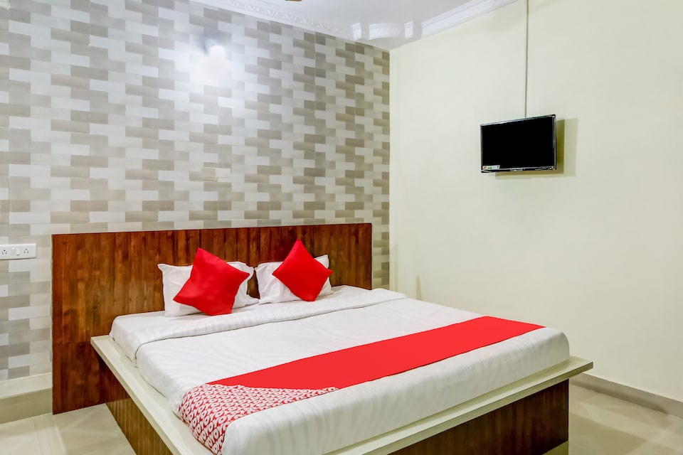 OYO Hotel Badri Inn & Yatri Niwas, Vijay Nagar - Jabalpur, Jabalpur