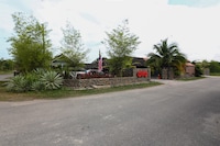 OYO 90038 Dalyla Inn Chalet 