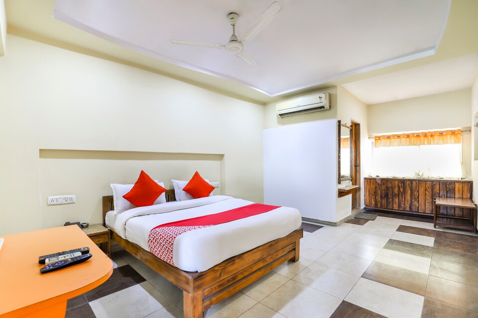 OYO 71991 Hotel Orange Inn, SG Highway Ahmedabad, Ahmedabad