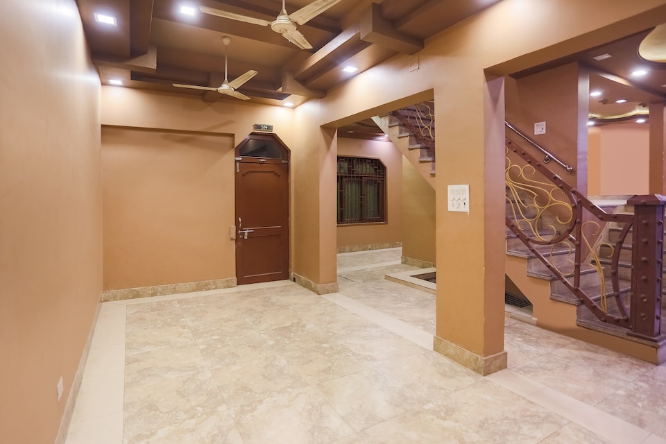 SPOT ON Hotel Sarojani Villa, Railway Station Allahabad, Prayagraj