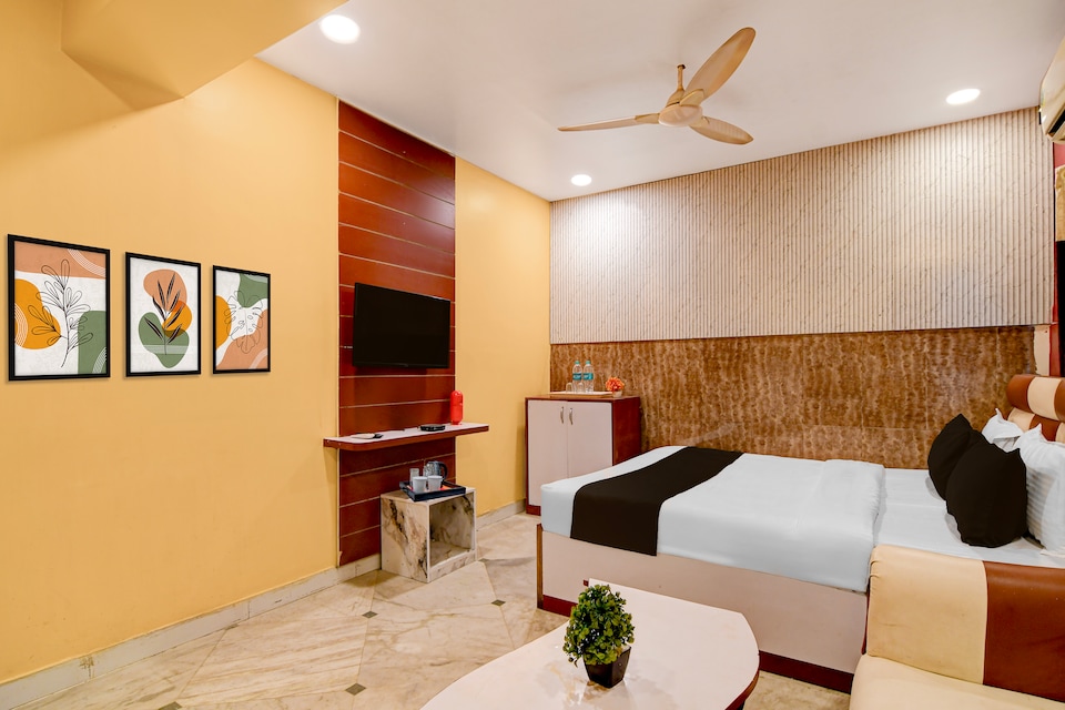 Super Collection O NSCB Airport Kolkata Formerly Red Stone, Rajarhat Kolkata, Kolkata