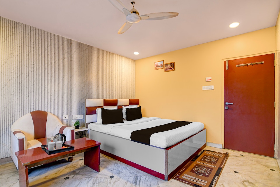 Super Collection O NSCB Airport Kolkata Formerly Red Stone, Rajarhat Kolkata, Kolkata