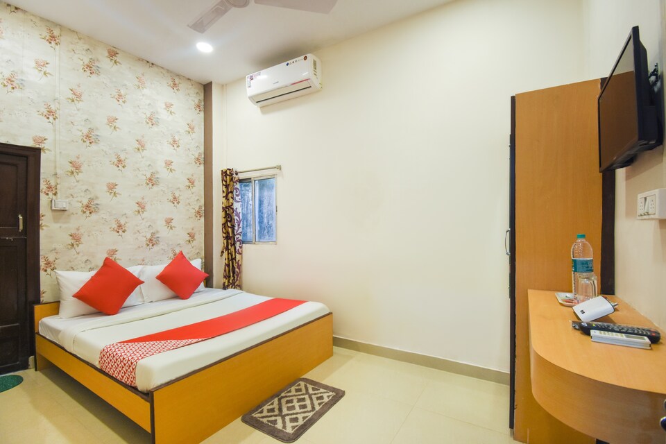 OYO 72026 DANE, Ballygunge Kolkata, Kolkata