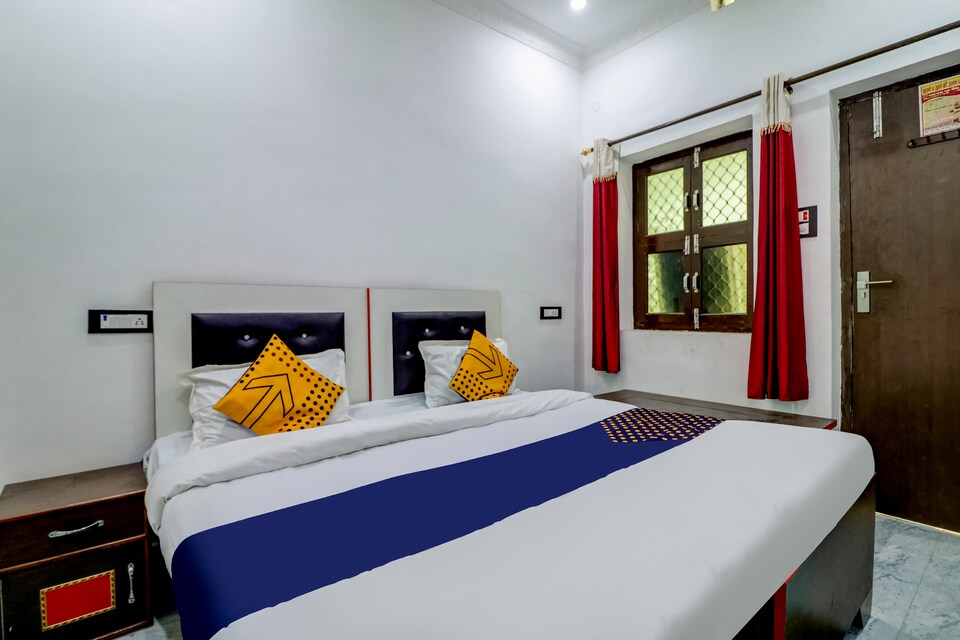 SPOT ON 72027 Hotel Ss Nursing, Orai, Orai