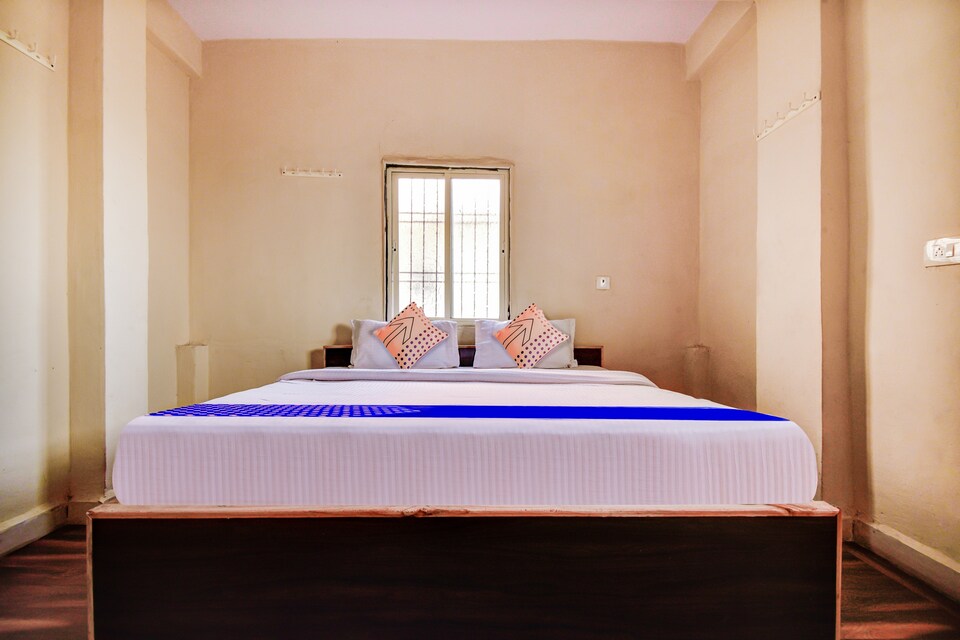 SPOT ON 72028 Hotel Tirupati Lodging, Cidco, Aurangabad