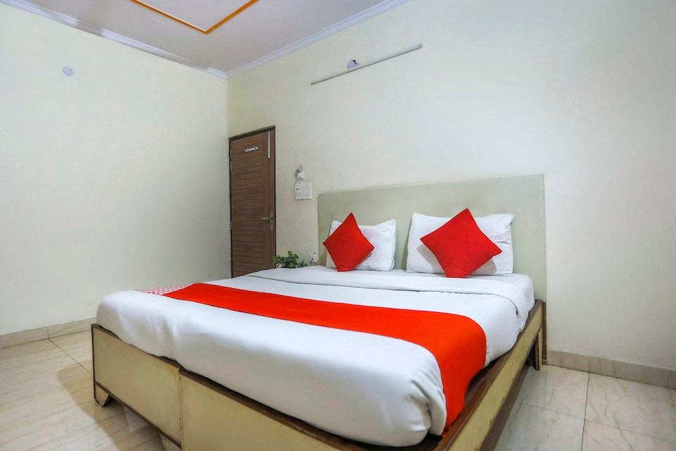 OYO Hotel Mahadev, Ghaziabad City, Ghaziabad