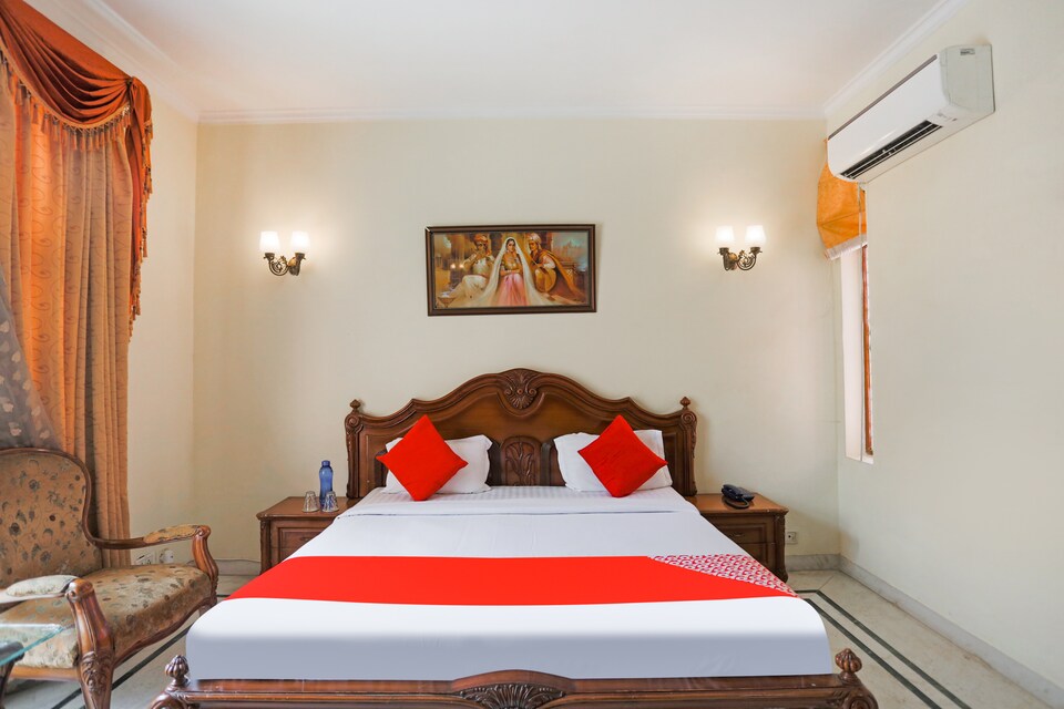 OYO 72061 Ritz Mansion, Sigra, Varanasi