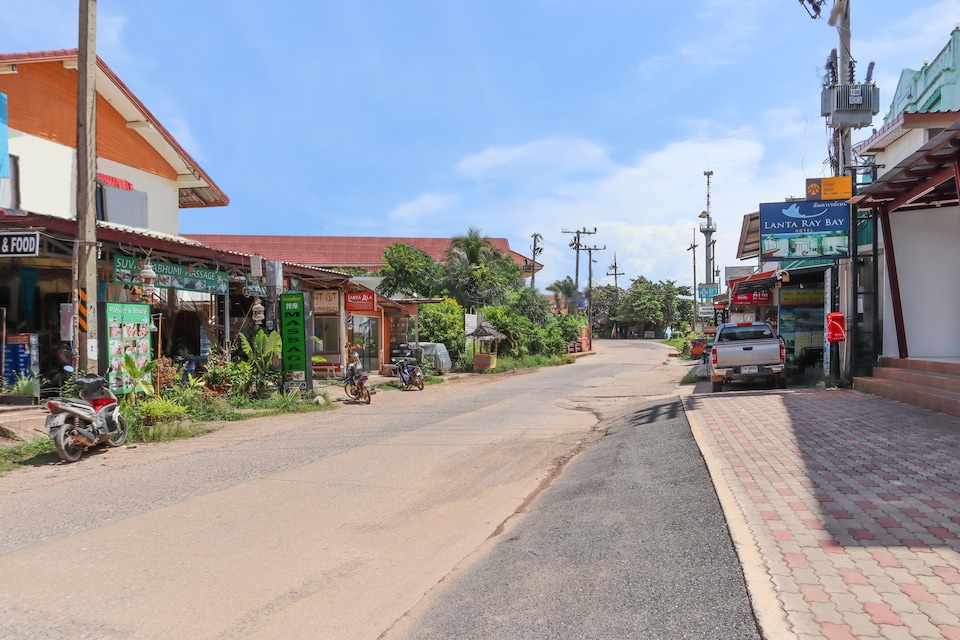 OYO 866 Lanta Ray Bay Hotel, Ko Lanta P1, Krabi