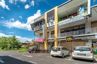 SPOT ON 90042 One Plaza Eco Hotel