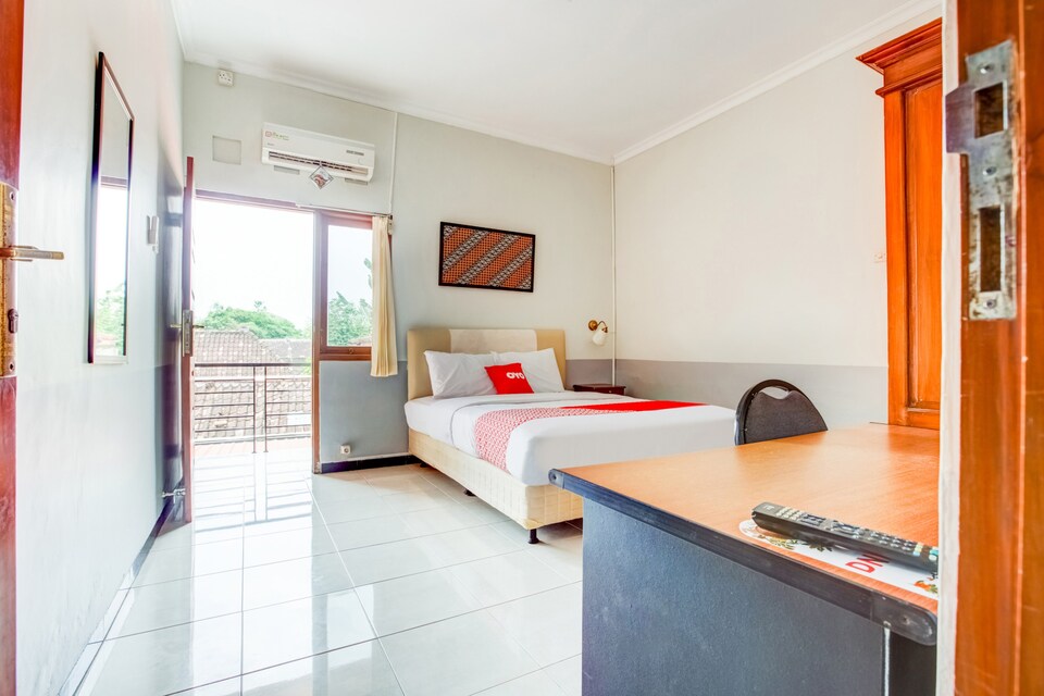 OYO 3338 Wisma Anugerah Syariah, Solo Timur, सोलो