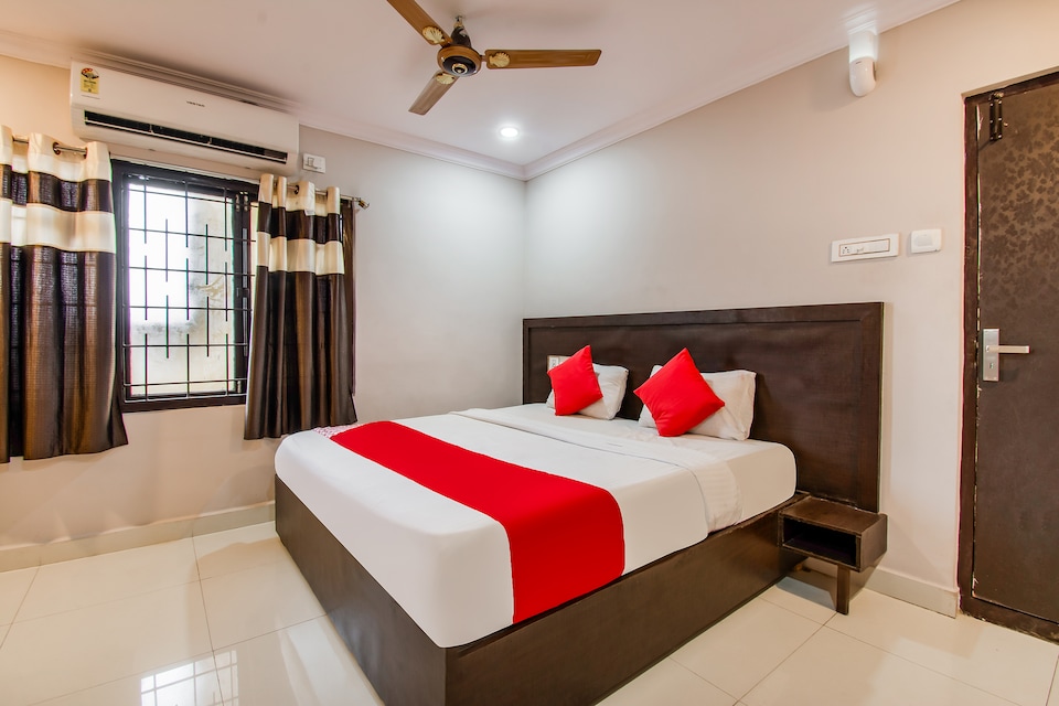OYO 72135 Sri Sai Ram Lodge , RTC Complex Visakhapatnam, Visakhapatnam