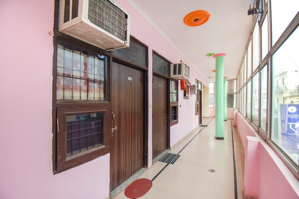 OYO Hotel Deep Palace, Railway Station Chandigarh, Chandigarh