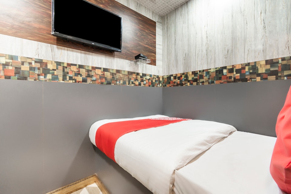 OYO 72150 Capital Guest House , Mumbai Dadar-Worli-Parel, Mumbai