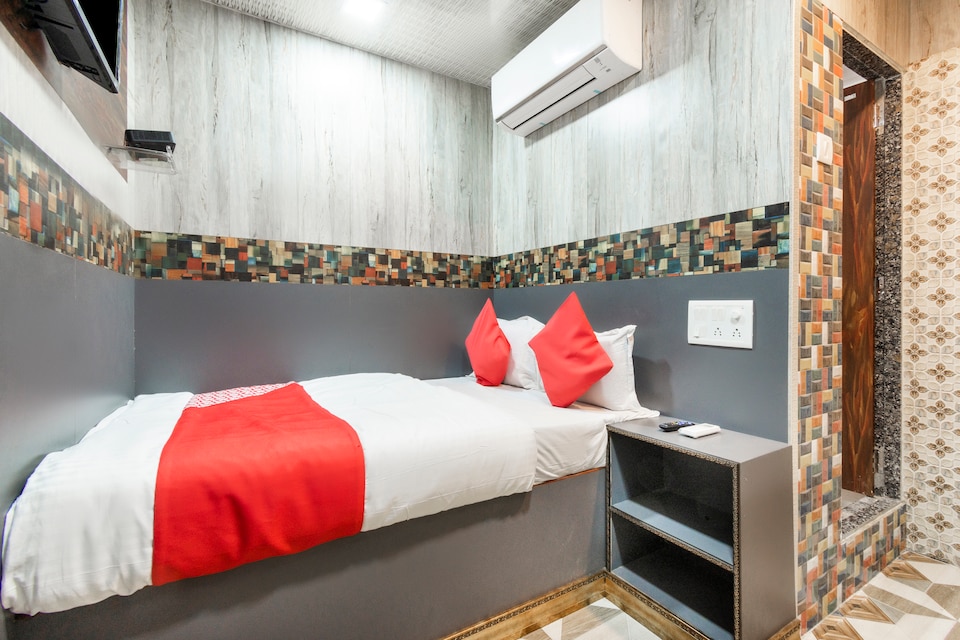 OYO 72150 Capital Guest House , Mumbai Dadar-Worli-Parel, Mumbai