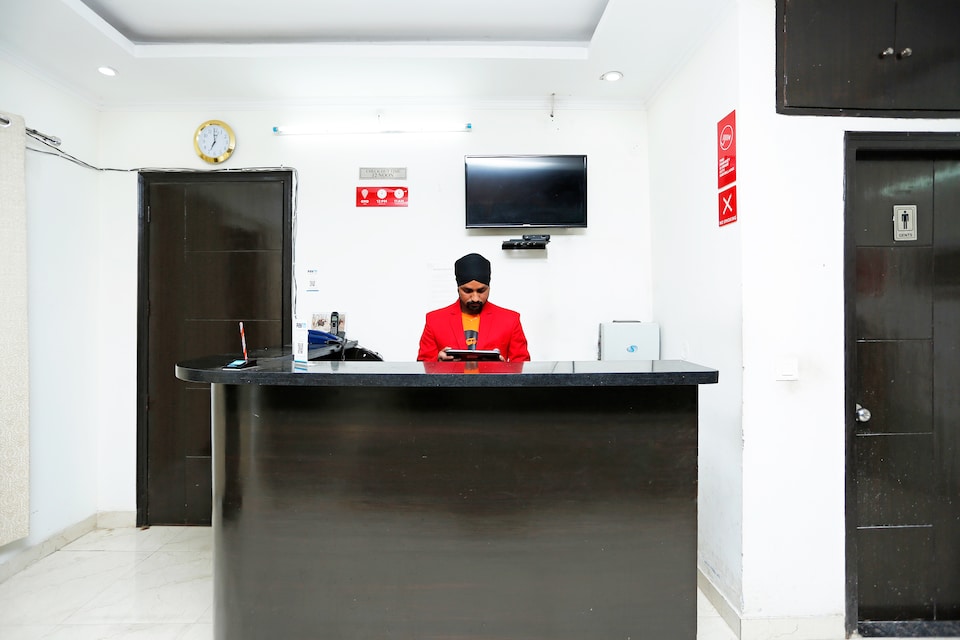 OYO 6015 Benison Guest House, Dehradun ISBT, देहरादून