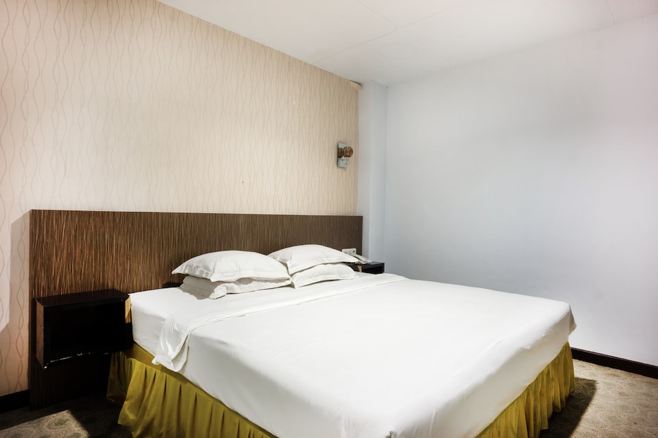 Hotel O Makassar near Losari Beach formerly Ocean View Hotel, Losari, Makassar