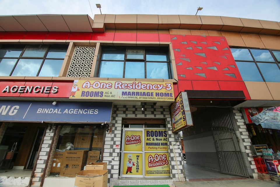 OYO 72179 A-one Residency 3 Gujrati, NH2 Highway Mathura, Mathura