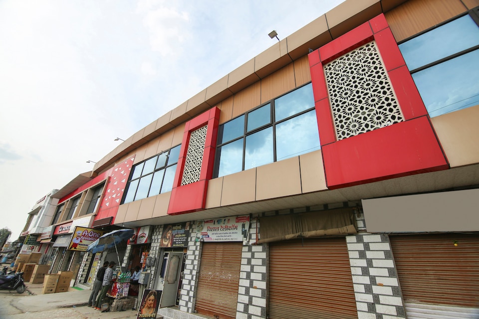 OYO 72179 A-one Residency 3 Gujrati, NH2 Highway Mathura, Mathura