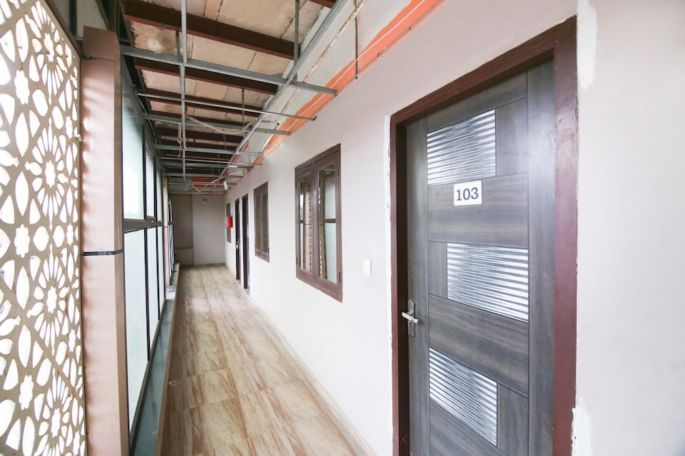 OYO 72179 A-one Residency 3 Gujrati, NH2 Highway Mathura, Mathura