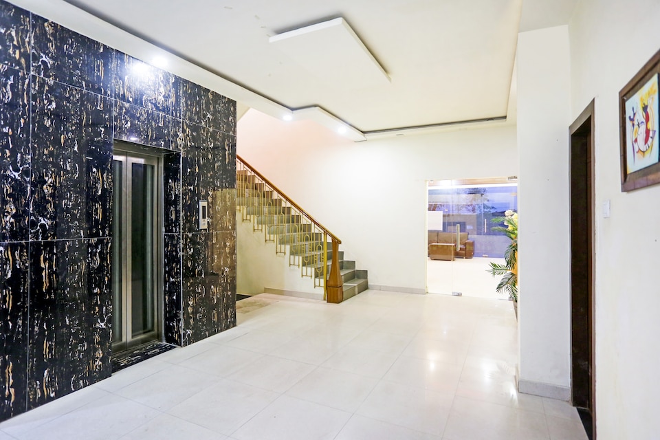 OYO 72233 Zion Inn, Cantonment, Varanasi