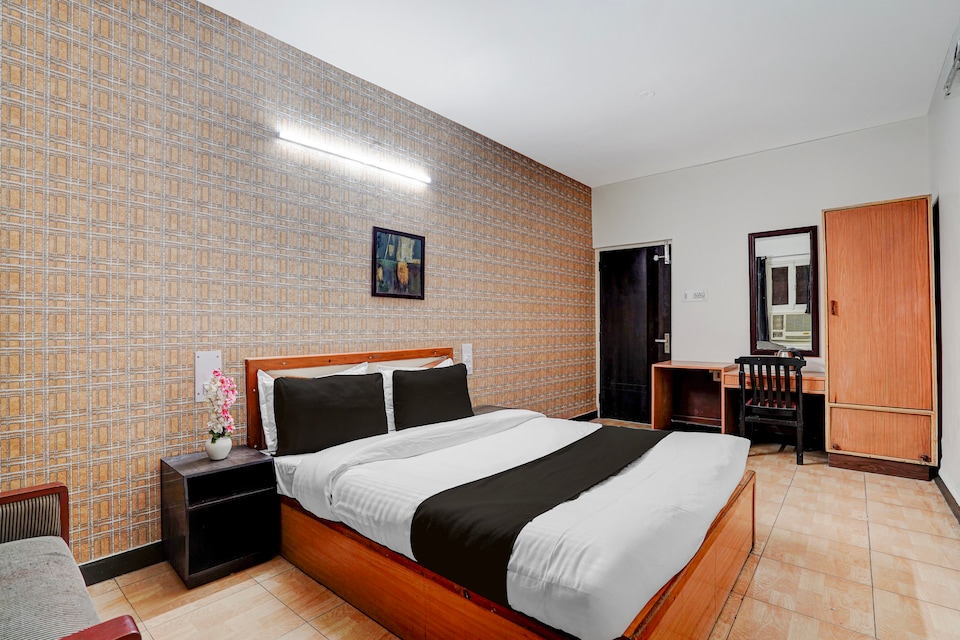 Super Hotel O by OYO Clock Tower Ludhiana Formerly Greatwall, Ludhiana Railway Station, Ludhiana