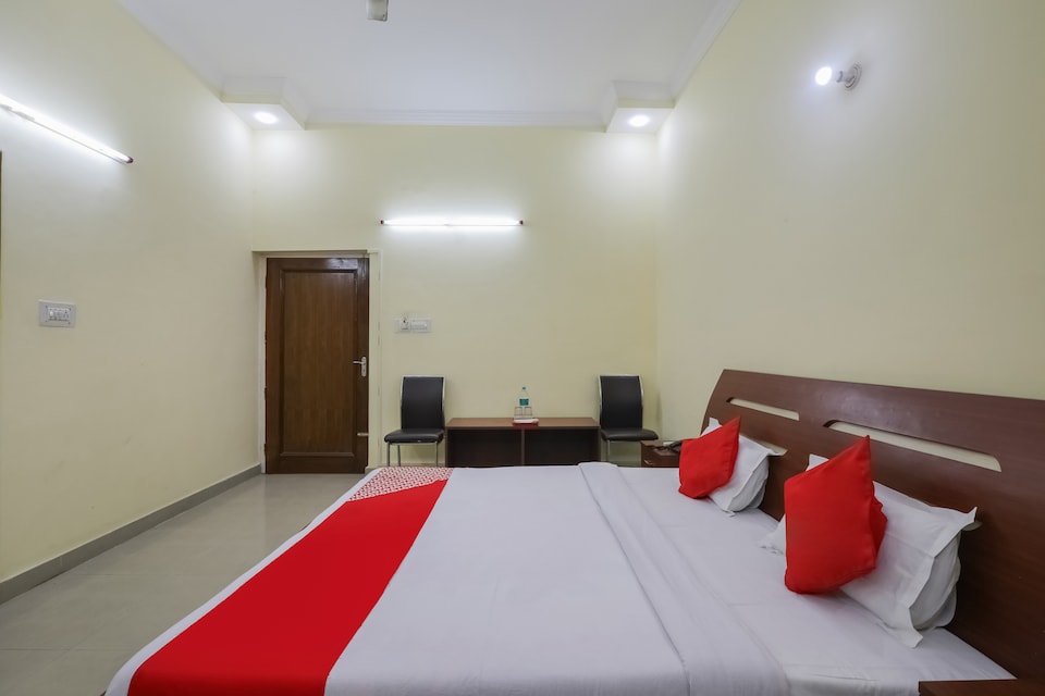 OYO 72250 Shekhar Inn, Mahanagar Lucknow, Lucknow