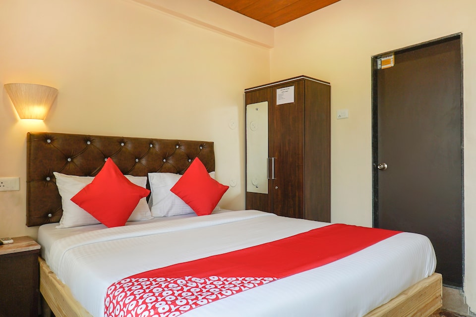 OYO 72270 Punest Hotel, Hadapsar Pune, Pune